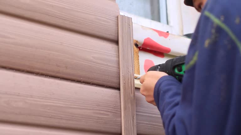 How To Choose The Right Materials for Your Siding Installation in 'Mayo, MD